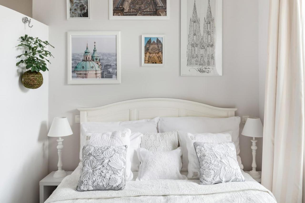Old Town Square Apartment Praag Buitenkant foto