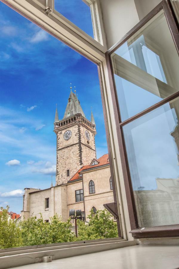 Old Town Square Apartment Praag Buitenkant foto